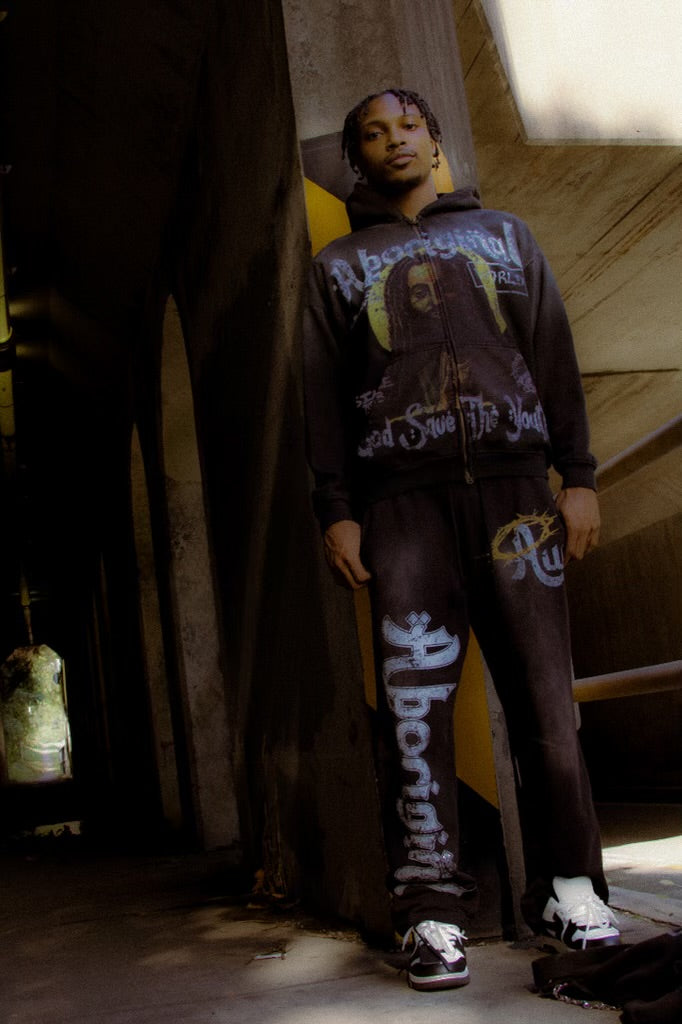 Savė Thė Ŷouth SweatSuit