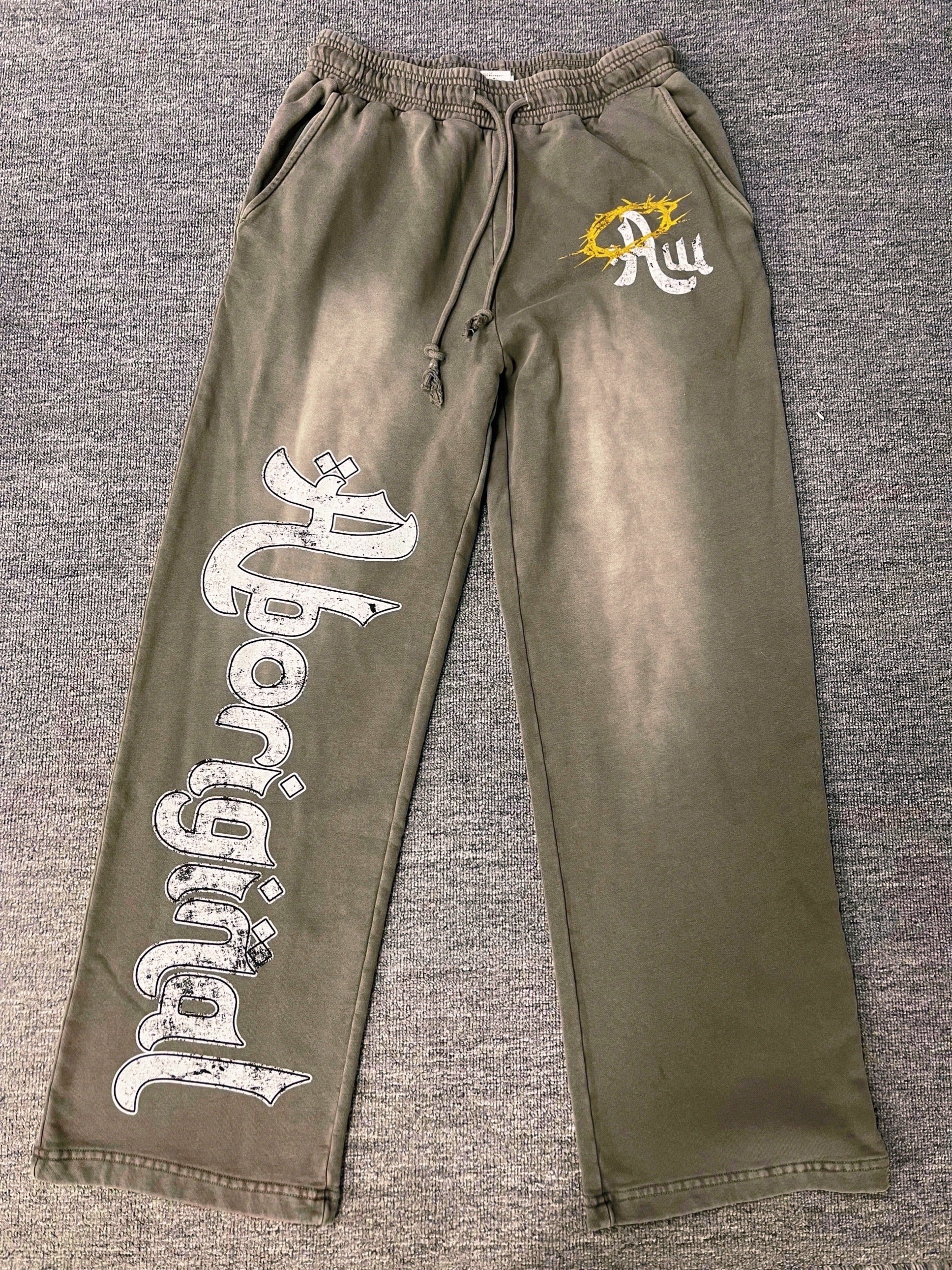 Savė Thė Ŷouth SweatSuit