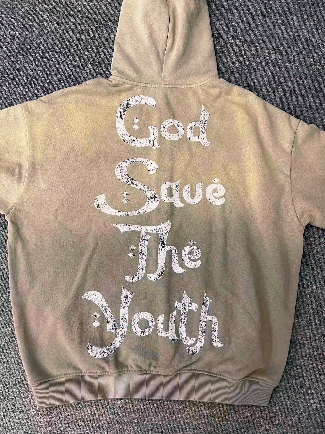 Savė Thė Ŷouth SweatSuit